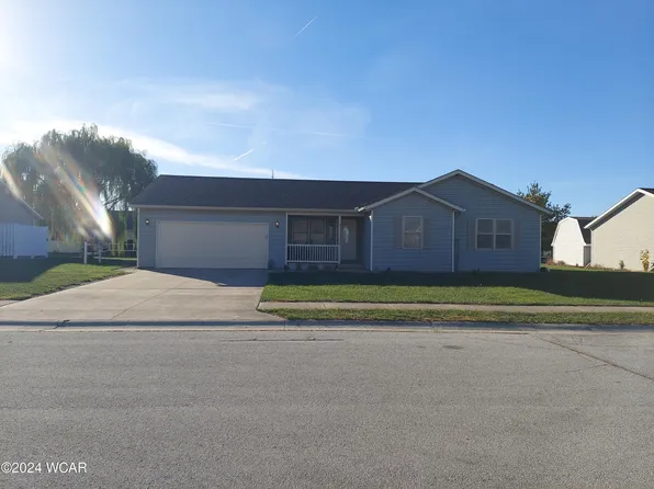 1109 Holley St, Wapakoneta, OH 45895