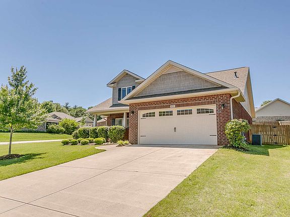 3rd image of 433 Jewelwood Dr
