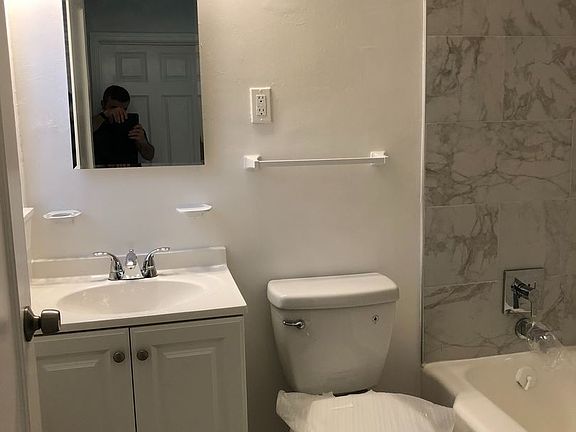 3rd image of 731 SW 4th Ct APT 1