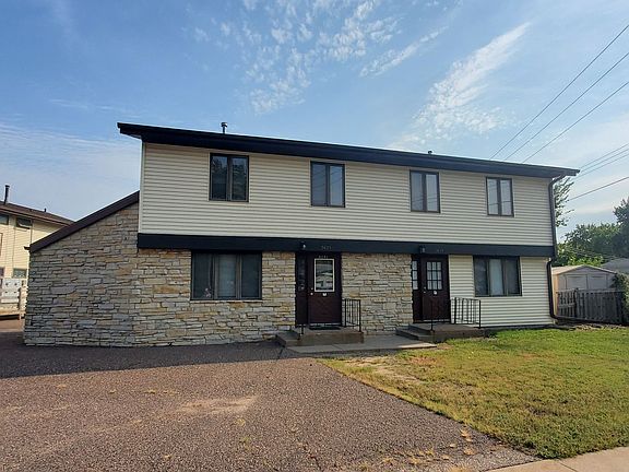 2nd image of 2619 Henry Ave #2621