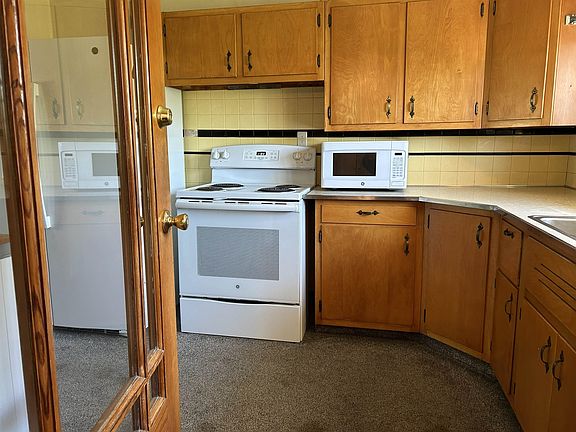 5th image of 10900 E Lansing Rd