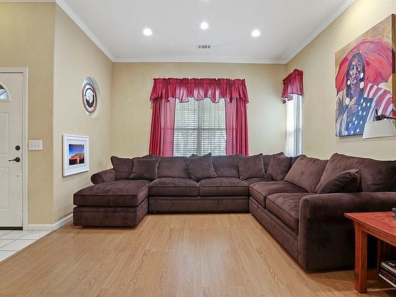 4th image of 9967 River View Cir