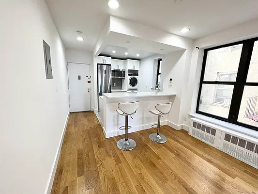 Rented by EastMount Realty LLC | media 2