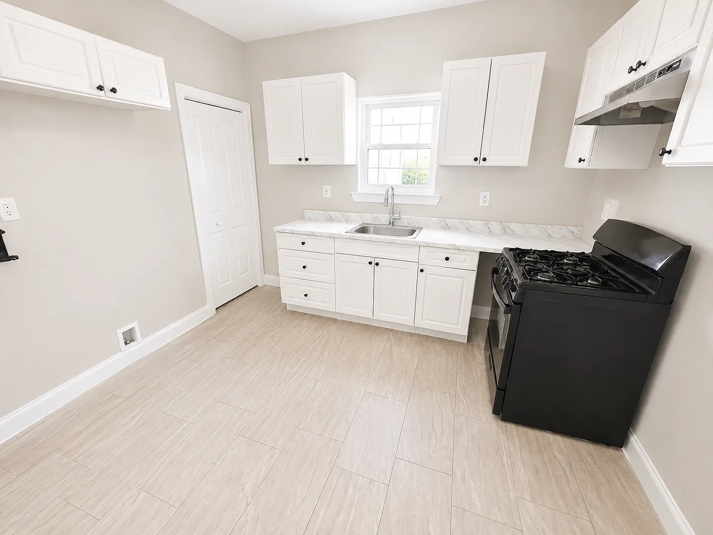 3 bed, 1200 sqft, $2,045 — Photo 1