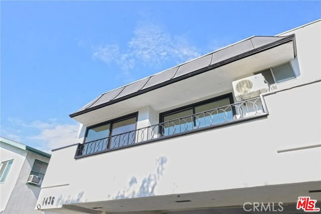 2 bed, 2.0 bath, 950 sqft, $2,996 — Photo 1