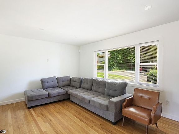4th image of 538 Dietz St