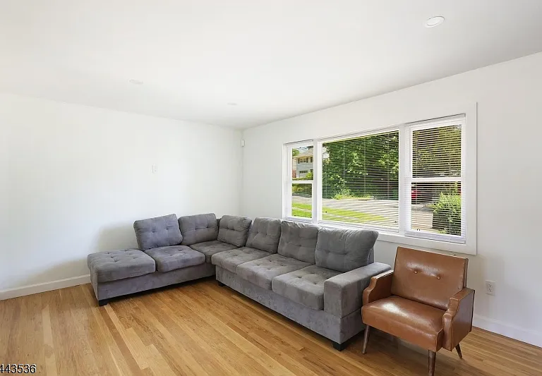 538 Dietz St — Photo 4