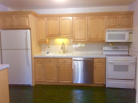 3rd image of 450 NE 56th St