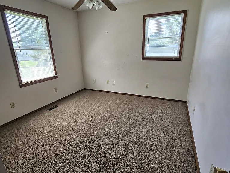 711 N Hemlock St — Photo 19