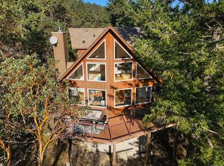 3715 Munn Rd, Highlands, BC V9E 1C8