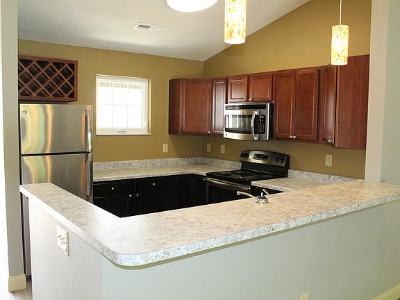 4th image of 101 S Fairfield Dr #5
