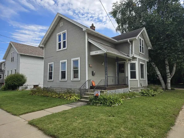 459 W 17th Ave, Oshkosh, WI 54902
