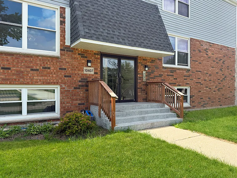 10407 N Church St #2 — Photo 2