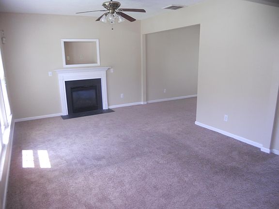 3rd image of 824 Blazingwood Dr