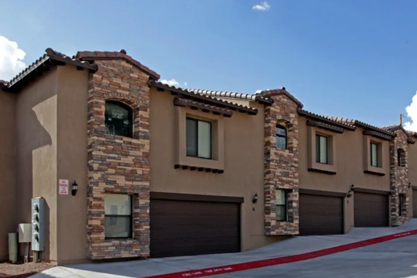 2 bed, 1277 sqft, $1,899 — Photo 3