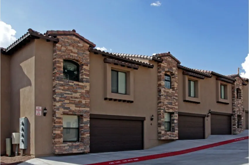 Building Photo - 5501 N Stanton St #16