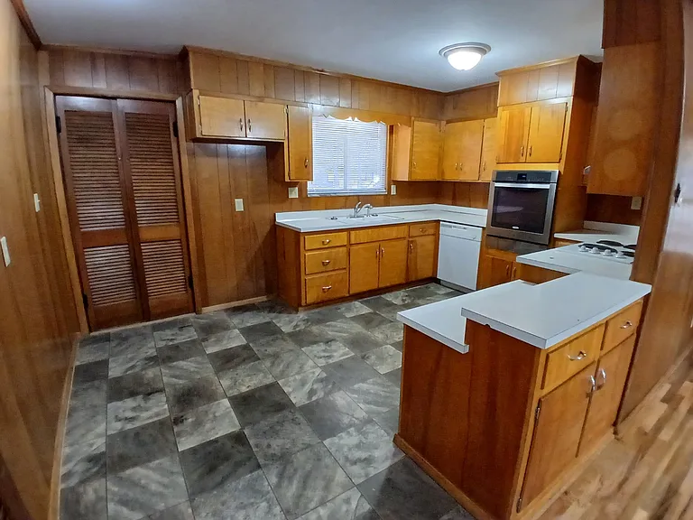 500 Springhill Dr NE — Photo 5