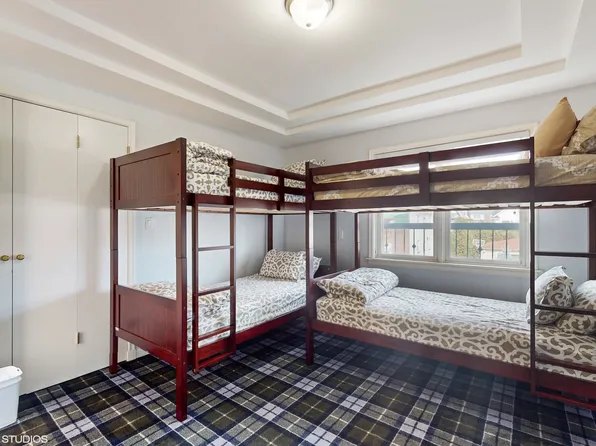 3832 Lyme Avenue image 19 of 29