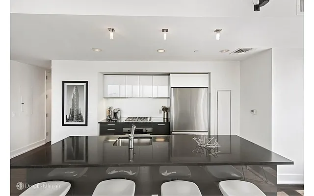 Rented by Douglas Elliman | media 22
