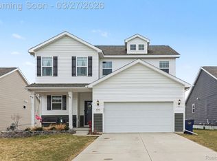 2048 Blackstone Ln, Howell, MI 48843