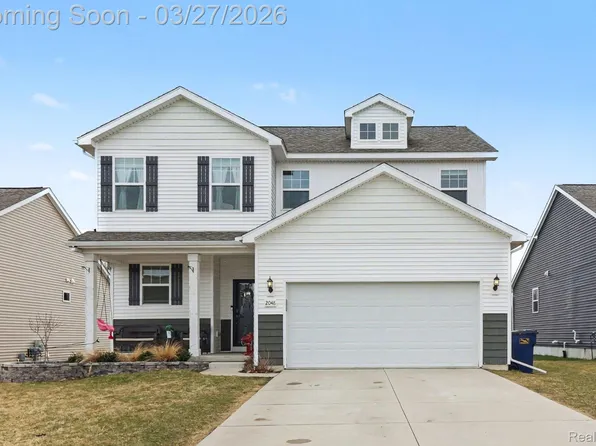 2048 Blackstone Ln, Howell, MI 48843