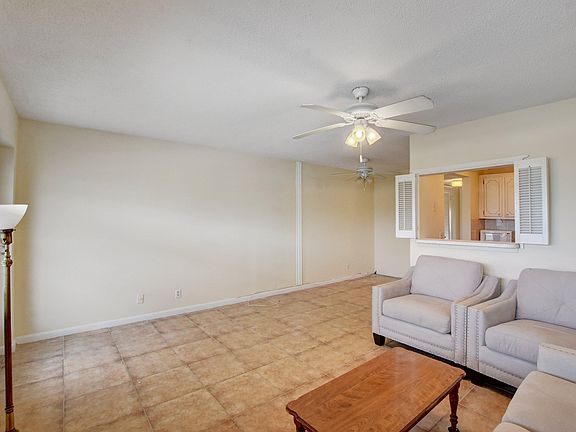5th image of 227 Berkshire K
