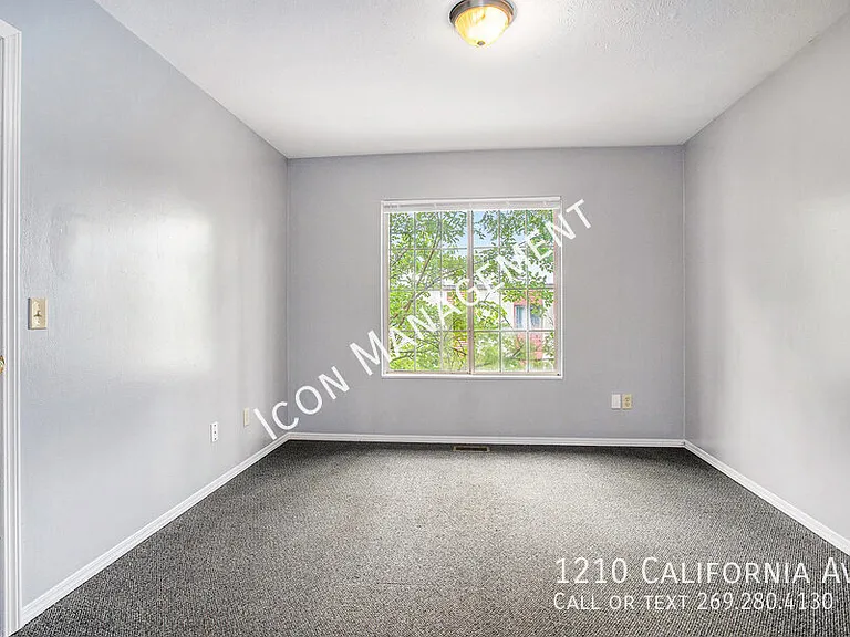 1210 California Ave — Photo 4