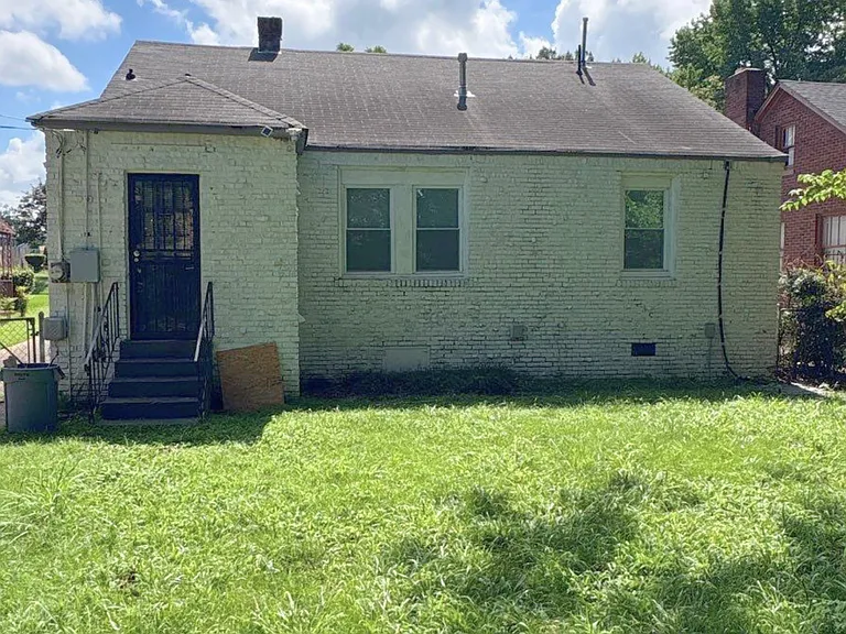 859 Biggs St — Photo 15
