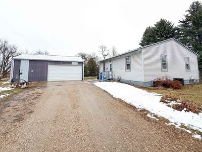 100 E James St, Oldham, SD, 57051