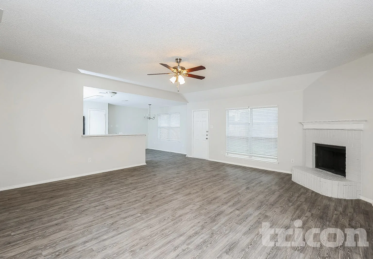 516 Cambridge Drive Saginaw TX — Photo 2