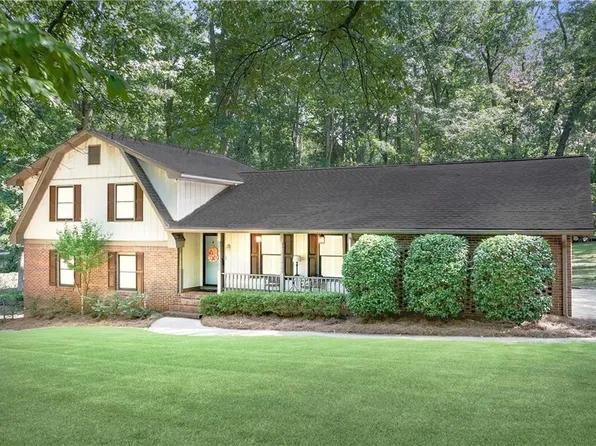 2052 Rainbow Dr, Snellville, GA 30039