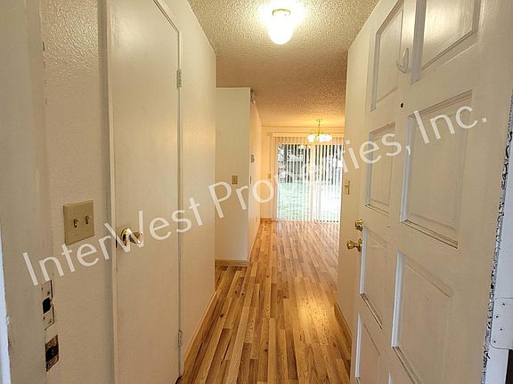 4th image of 12611 NE 31st St