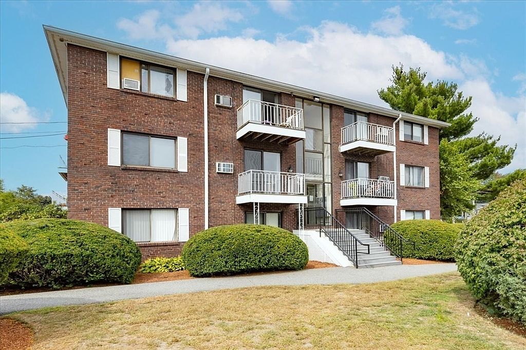270 E Haverhill St APT 3, Lawrence, MA 01841 | Zillow