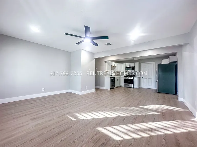 2248 Marlo St — Photo 3