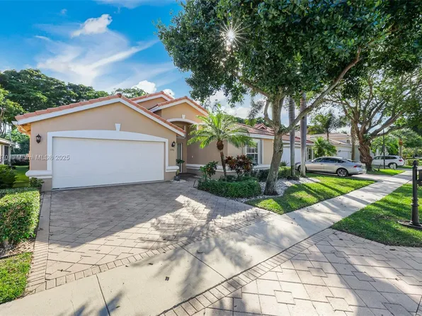 7390 Lugano Dr, Boynton Beach, FL 33437