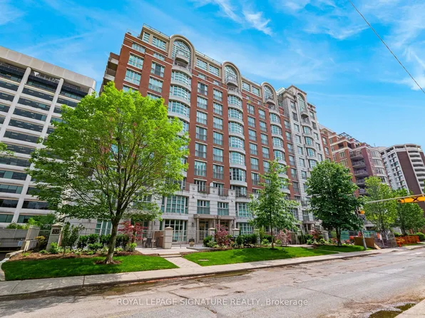 33 Delisle Ave #1004, Toronto, ON M4V 3C7