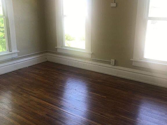2nd image of 323 E 16th Ave