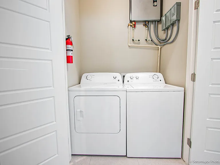 3405 Sahara Dr — Photo 6