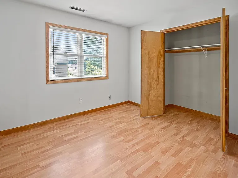 3101 N Newhall St #C — Photo 15