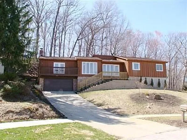 6870 Bryant Ln, Seven Hills, OH 44131