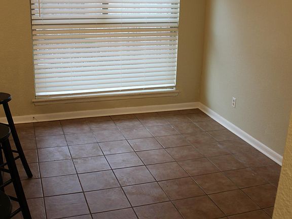 3rd image of 1338 Eastgate Dr