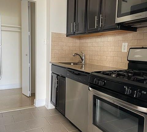 2nd image of 44 E Sidney Ave #18L