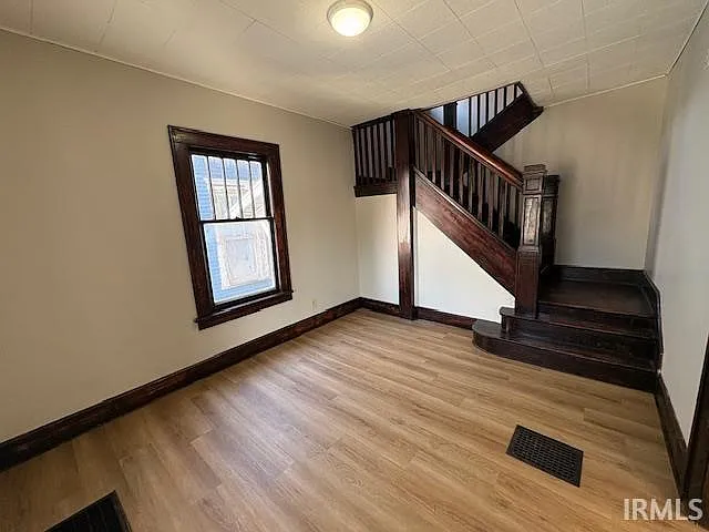 304 N Hackley St — Photo 5