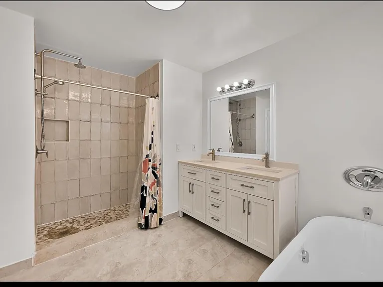 13761 N Garden Cove Cir — Photo 24