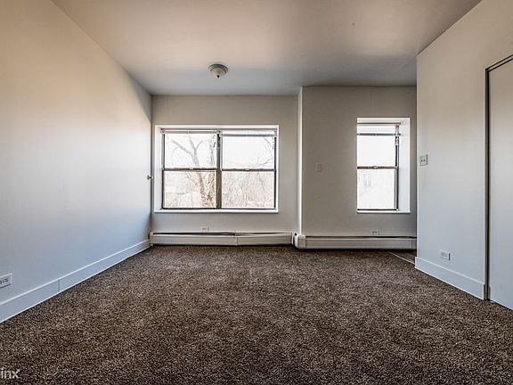 136 E 155th St Apartments Chicago Living Room_01