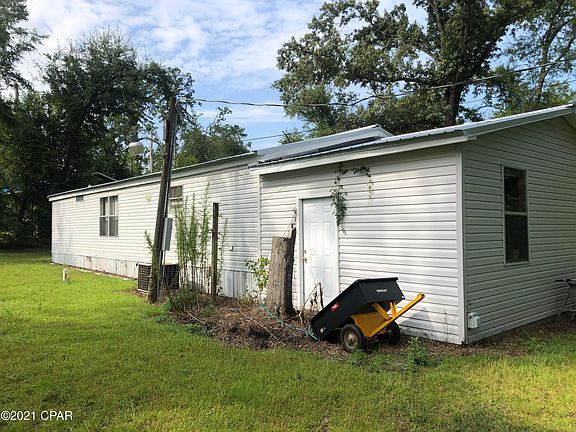 4th image of 2960 Hillcrest Dr