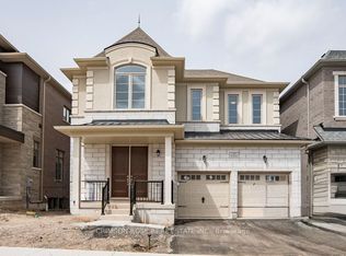 1331 Lynx Gdns #3, Oakville, ON L6H 3W8