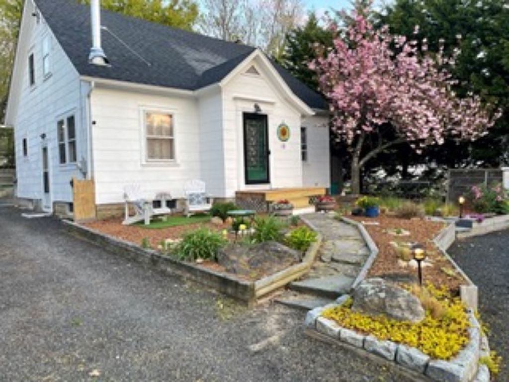 13 Church Ln, Riverhead, NY 11901 Zillow