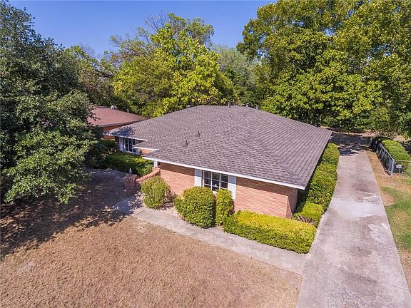 3rd image of 5810 Trailwood Dr