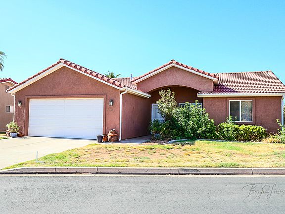 4th image of 524 E Padre Lakes Dr